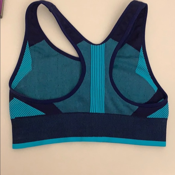 Victoria Secret Pink sports bra. - Picture 2 of 4